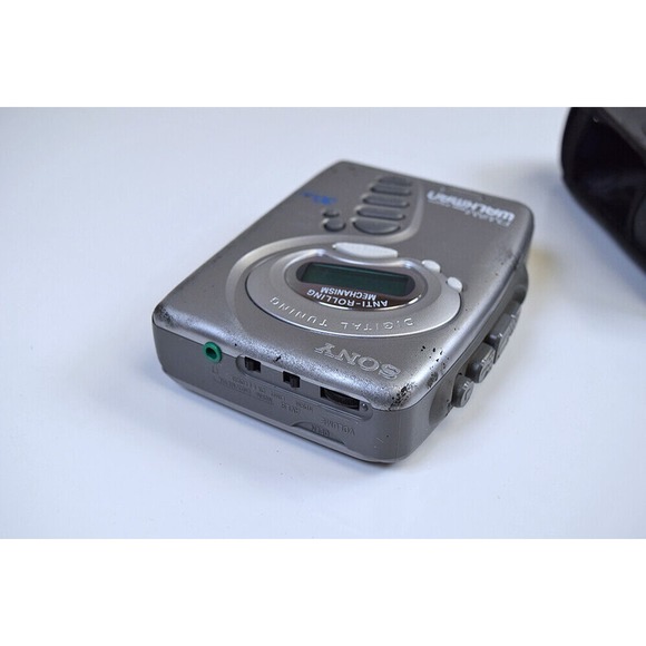 Sony Walkman WM-FX271 Digital Tuning AM/FM Radio & Cassette Player w/ Case READ - Picture 3 of 11